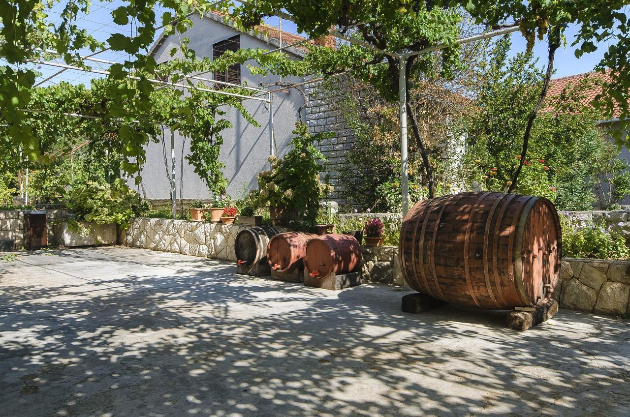 Apartment Niko Vodice Eksteriør billede