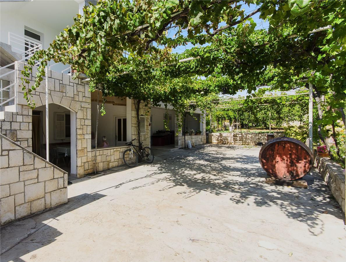 Apartment Niko Vodice Eksteriør billede