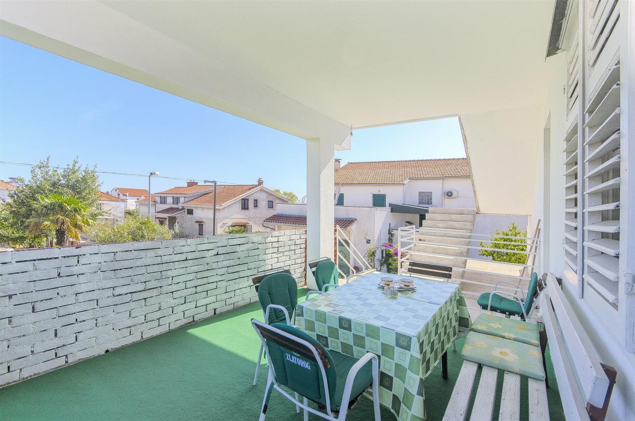 Apartment Niko Vodice Eksteriør billede
