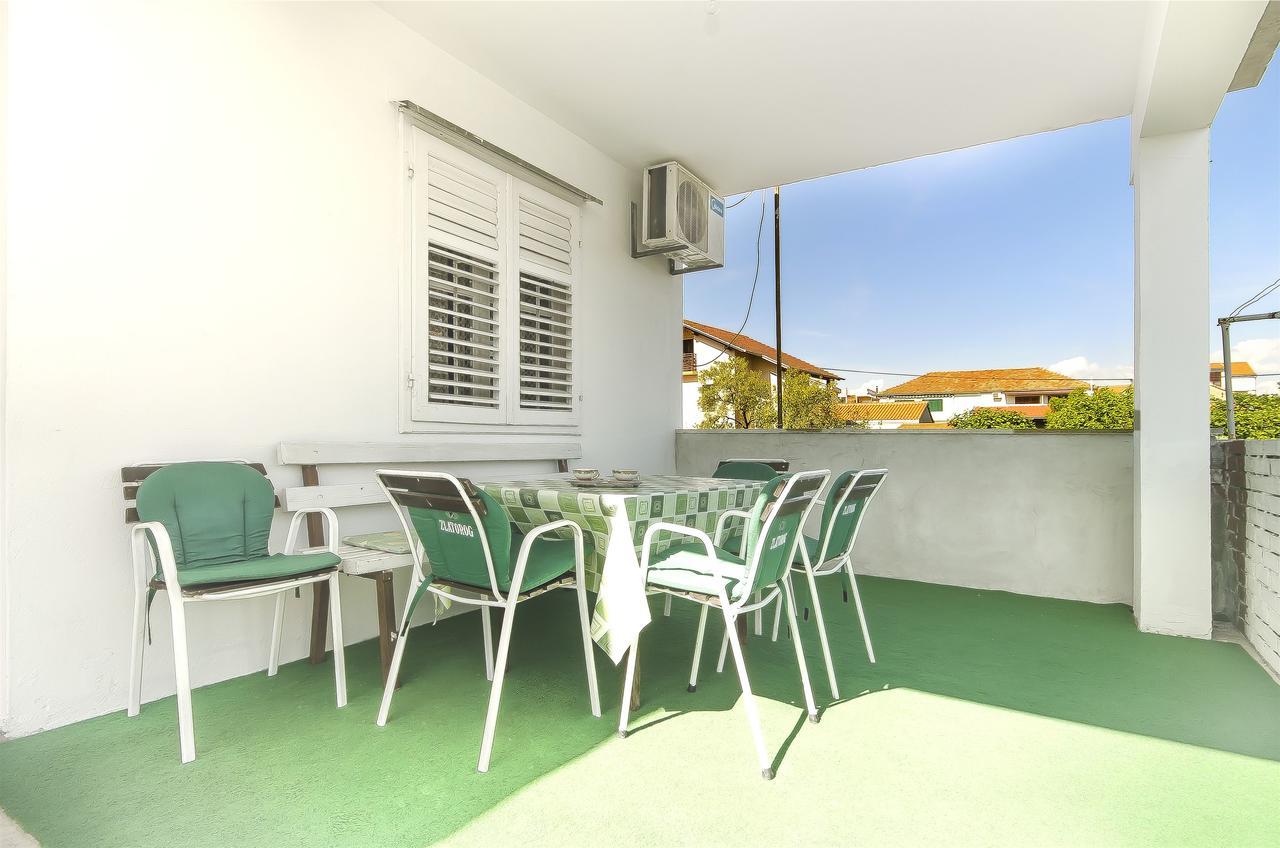 Apartment Niko Vodice Eksteriør billede
