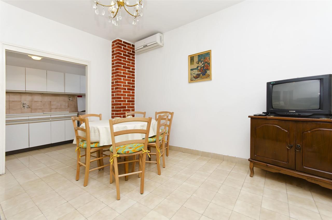 Apartment Niko Vodice Eksteriør billede